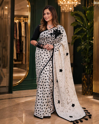 Trendy Ball Print