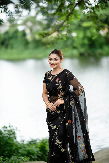 Sopura Muslin Saree- Black with Hand Paint