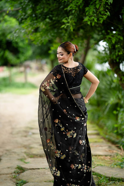 Sopura Muslin Saree- Black with Hand Paint