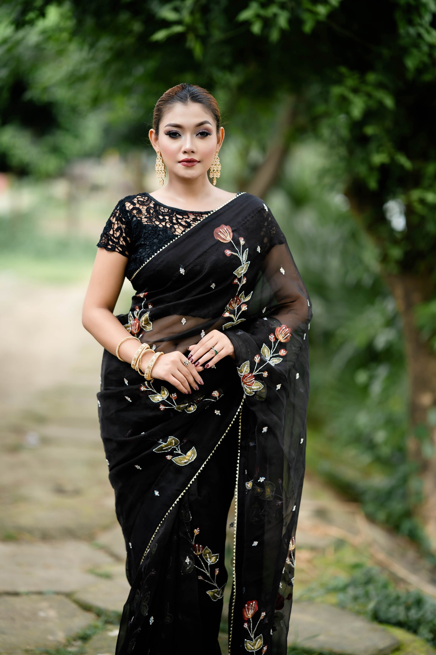 Sopura Muslin Saree- Black with Hand Paint